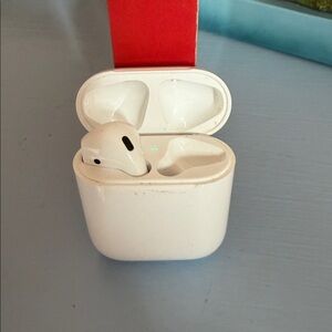 Apple LEFT AirPod and Charging Case AirPods Second Generation
